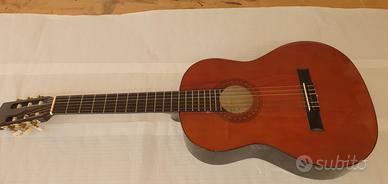 Chitarra acustica 