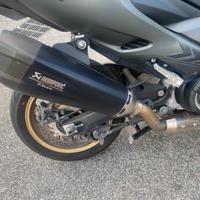 YAMAHA TMAX 560 SCARICO AKRAPOVIC OMOLOGATO