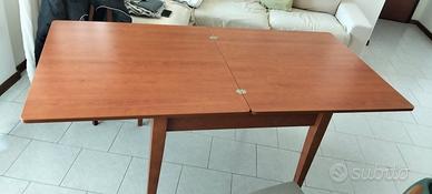 tavolo 90*90 allungabile+ 4 sedie