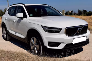 Volvo XC40 T2 Momentum Core Bianca