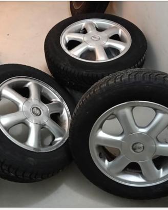 Gomme 175/65 R15 84H e cerchioni