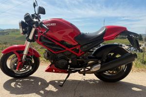 Ducati Monster 695