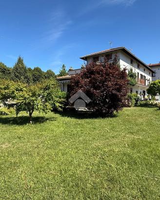 PORZIONE DI BIFAMILIARE A CALCO