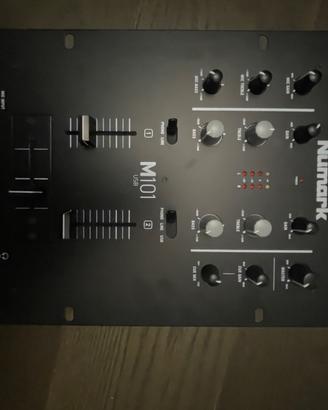 Mixer DJ Numark M101