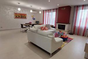 Appartamento di 170 m² con 5 locali e box auto a C