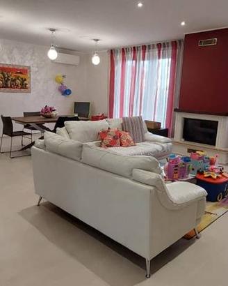 Appartamento di 170 m² con 5 locali e box auto a C