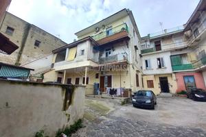 Calvizzano, Via Roma, 3 vani e acc.