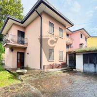 BIFAMILIARE CON GARAGE E GIARDINO PRIVATO