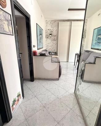 3 LOCALI A NAPOLI