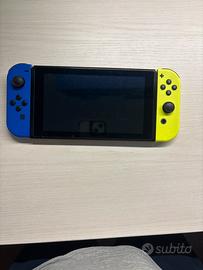 Nintendo Switch 2018 + 4 Joy-con (2 nuovi)