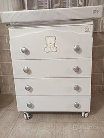 Bagnetto e lettino da bambina