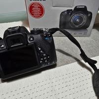 CANON EOS 700D