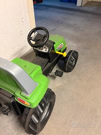 Trattore per bambini a pedali