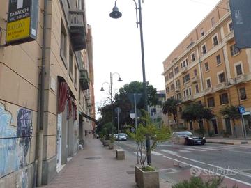 Cagliari centro Via Dante Luminoso Piano alto