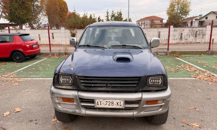 Mitsubishi L200 2.5 TDI 4WD Club Cab Pick-up GLX