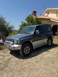 Mitsubishi Pajero 2.5 TDI Metal-top S.S. GLS Targe