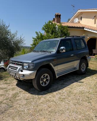 Mitsubishi Pajero 2.5 TDI Metal-top S.S. GLS Targe