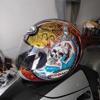 Casco suomy