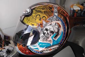Casco suomy