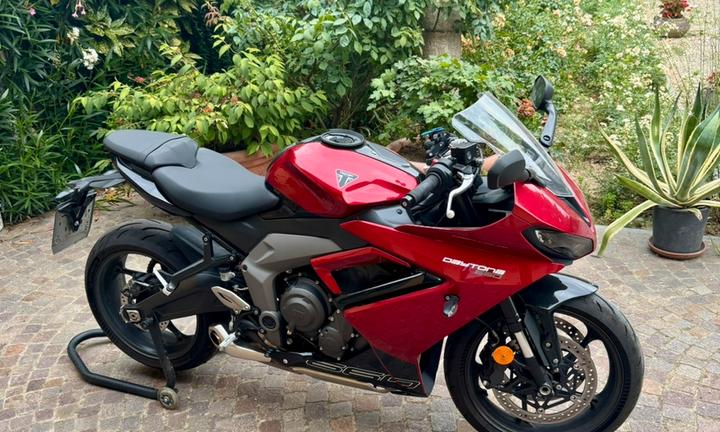 Triumph Daytona 660 quick shift