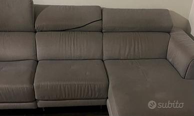 Divano ampio 3 posti con chaise longue