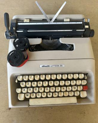 Macchina da scrivere olivetti lettera 35