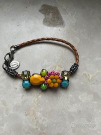 Braccialetto intrecciato con fiori