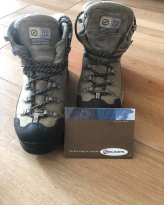 Scarpe trekking Go Up della SCARPA