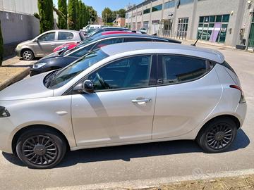 Lancia Ypsilon 1.2 GPL 2021 - Distribuzione fatta
