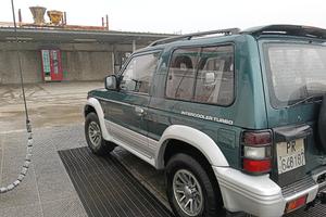 Mitsubishi Pajero GLS metaltop super select v20