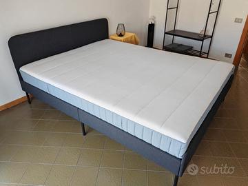 Set Letto IKEA SLATTUM 160x200 + 2 Comodini KNARRE