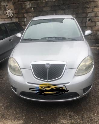 Lancia ypsilon
