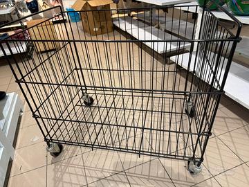 Carrello con ruote