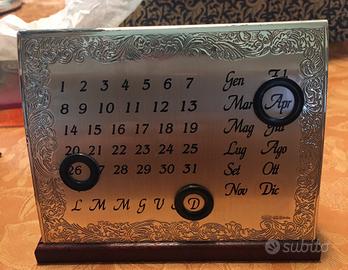 Calendario perpetuo da scrivania in argento 925