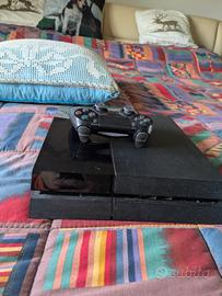 Ps4 da 1tb più due controller originali 