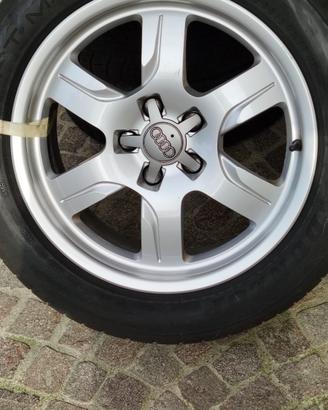 4 cerchi originali con gomme per Audi A4