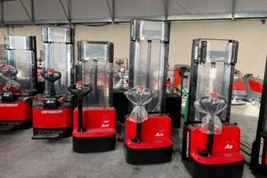 Traspallett Uniforklift elettrici