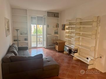 Bilocale con balcone a Pasteur M1