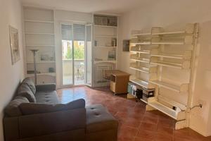 Bilocale con balcone a Pasteur M1