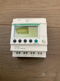 PLC SCHNEIDER ZELIO SR2A101BD 24Vdc