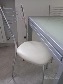 Tavolo e sedie