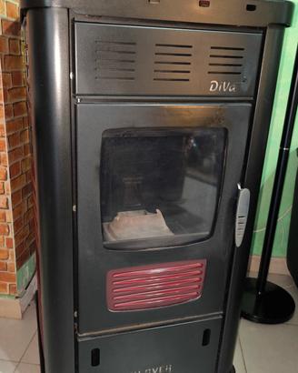 Idro termostufa a pellet  klover diva poco usata 