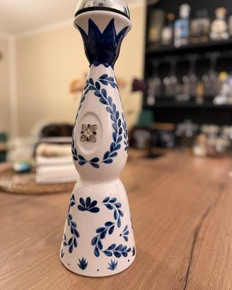 bottiglia tequila azul vuota
