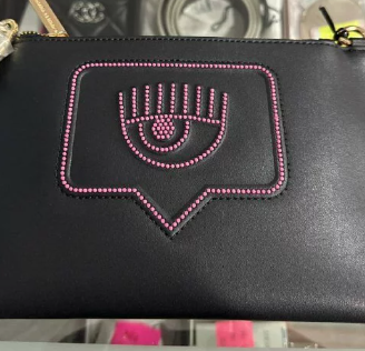 Stock Borsa e Pochette Chiara Ferragni