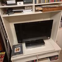 mobile libreria e televisore Ikea con possibile te