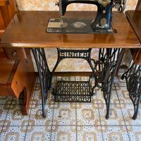 Macchina da cucire Singer con pedale