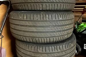 Treno di pnematici michelin estivi usati