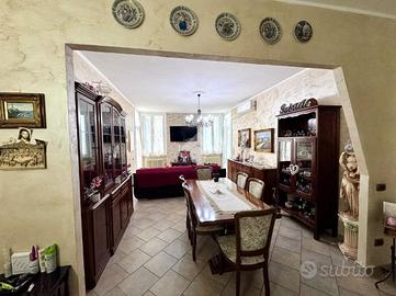 5 LOCALI A SISSA TRECASALI