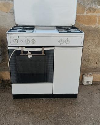 cucina a gas Indesit 