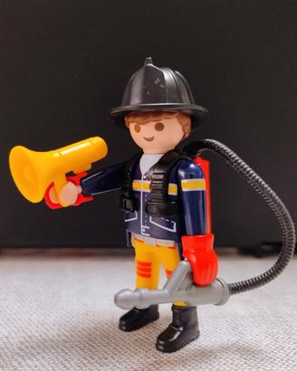 PLAYMOBIL personaggio pompiere 